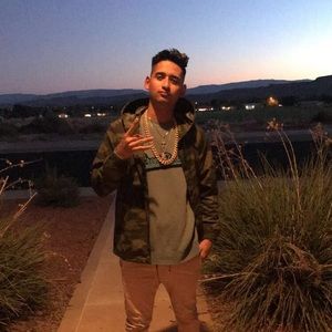 Meet your Posher, Javier